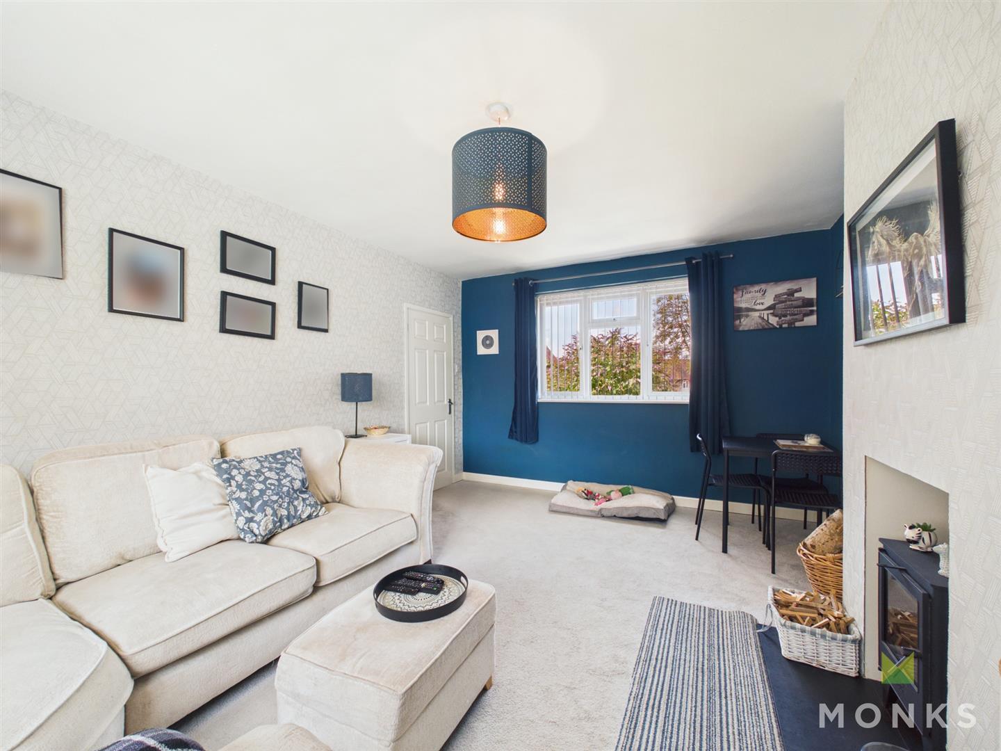 17 Callow Crescent, Shropshire, SY5 0BZ For Sale